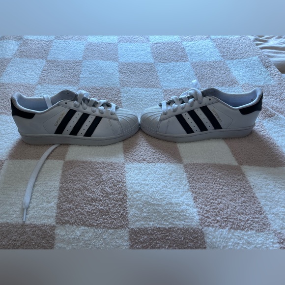 Adidas shoes - Picture 1 of 3